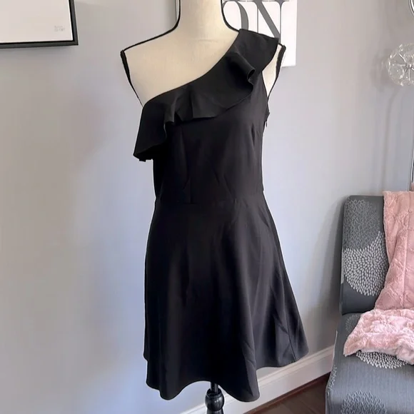 Banana Republic One-Shoulder Ruffle Dress - Picture 2 of 8